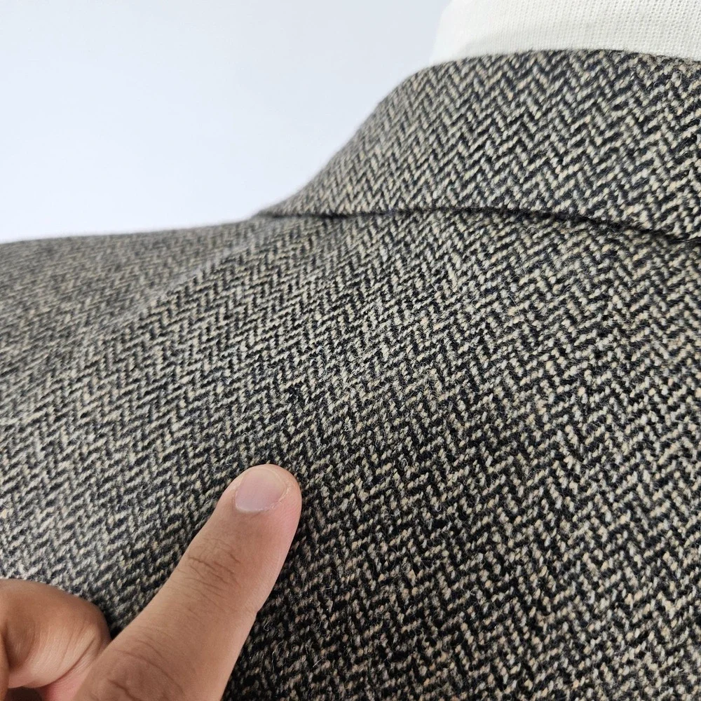 JOS A BANK Men's Tweed Sport Coat Blazer Two Button Brown Herringbone Wool 42R